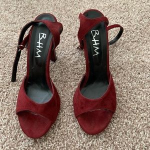 Maroon toe peep heels. Made in Turkey a size 39 but fits like a size 8